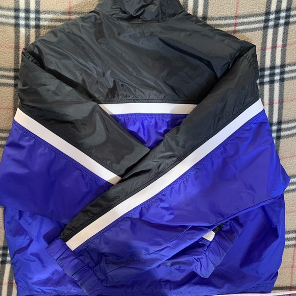 Vintage womens cropped rare nike windbreaker - Picture 2 of 2